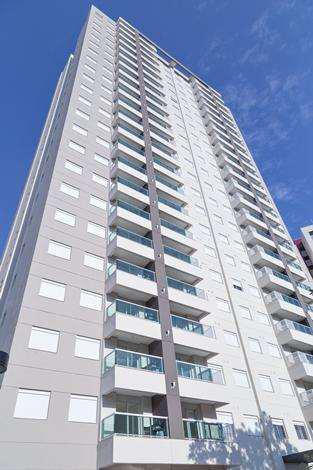 Apartamento com 2 Quartos à Venda, 62 m² por R$ 360.000