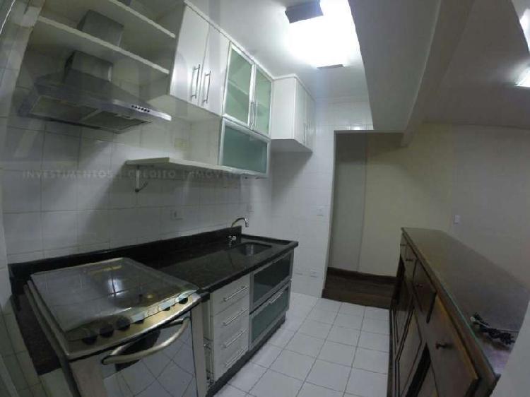 Apartamento com 2 Quartos à Venda, 67 m² por R$ 580.000