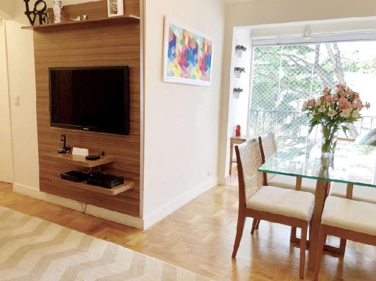 Apartamento com 2 Quartos à Venda, 68 m² por R$ 575.000