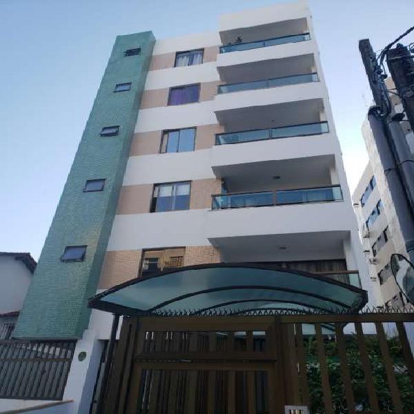 Apartamento com 2 Quartos à Venda, 74 m² por R$ 465.000