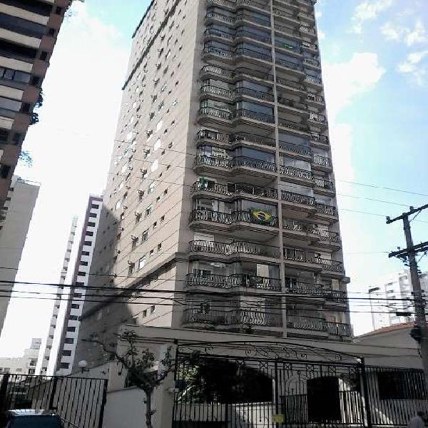 Apartamento com 2 Quartos à Venda, 74 m² por R$ 950.000