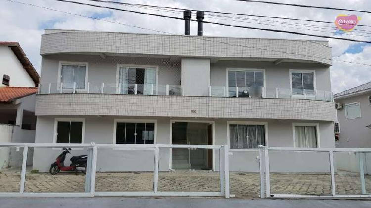 Apartamento com 2 Quartos à Venda, 75 m² por R$ 190.000