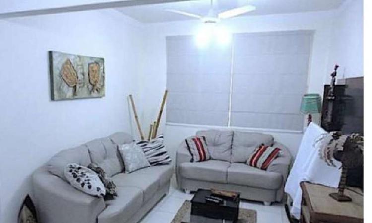 Apartamento com 2 Quartos à Venda, 75 m² por R$ 274.000
