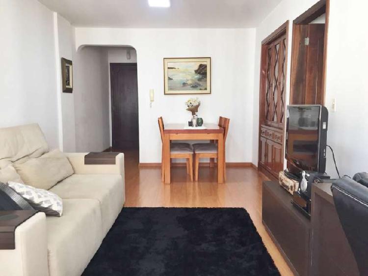 Apartamento com 2 Quartos à Venda, 75 m² por R$ 390.000