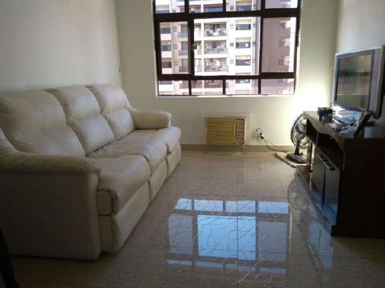 Apartamento com 2 Quartos à Venda, 80 m² por R$ 370.000
