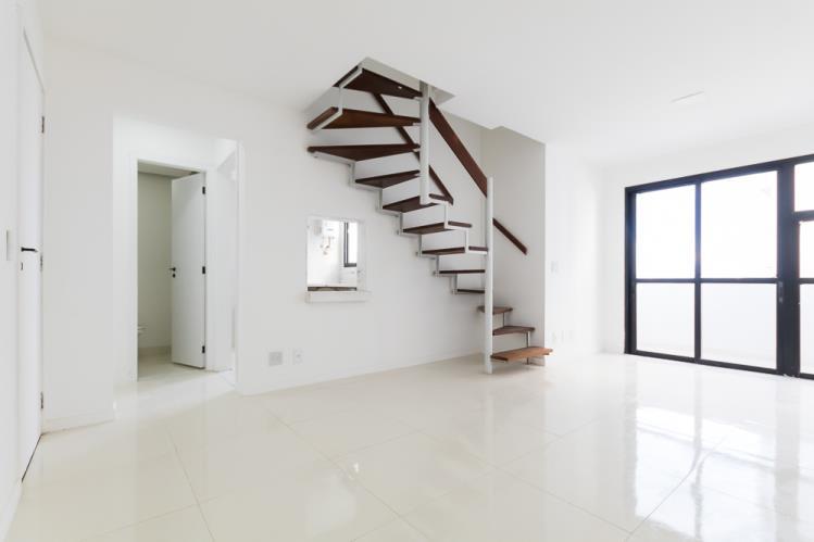 Apartamento com 2 Quartos à Venda, 80 m² por R$ 499.000