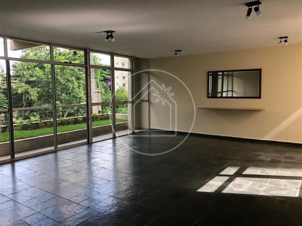 Apartamento com 2 Quartos para Alugar, 70 m² por R$