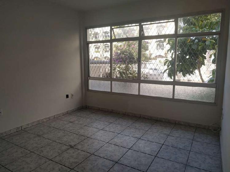 Apartamento com 3 Quartos à Venda, 100 m² por R$ 360.000