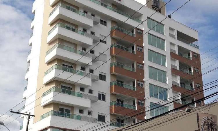 Apartamento com 3 Quartos à Venda, 104 m² por R$ 490.000
