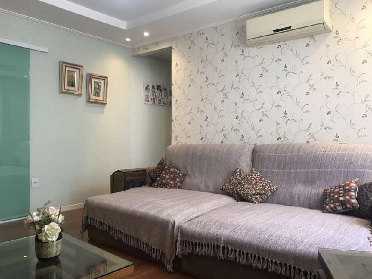 Apartamento com 3 Quartos à Venda, 108 m² por R$ 370.000