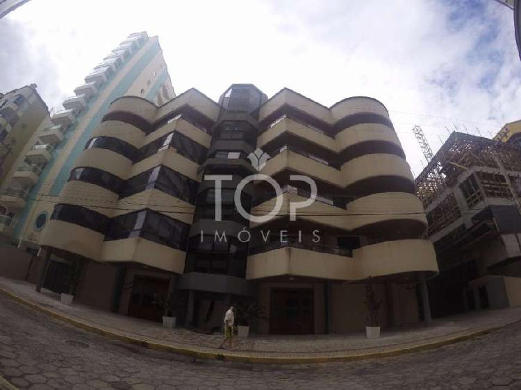 Apartamento com 3 Quartos à Venda, 110 m² por R$ 550.000