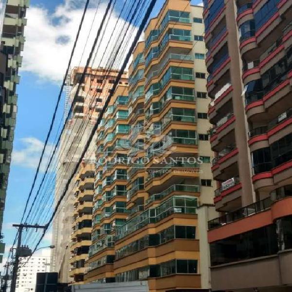 Apartamento com 3 Quartos à Venda, 120 m² por R$ 650.000