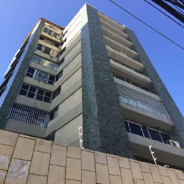 Apartamento com 3 Quartos à Venda, 145 m² por R$ 430.000
