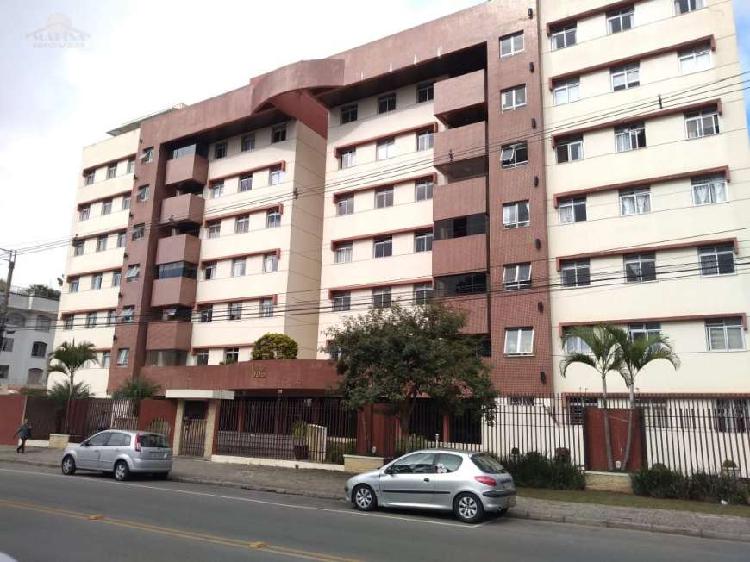Apartamento com 3 Quartos à Venda, 70 m² por R$ 380.000