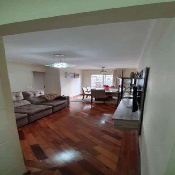 Apartamento com 3 Quartos à Venda, 76 m² por R$ 460.000