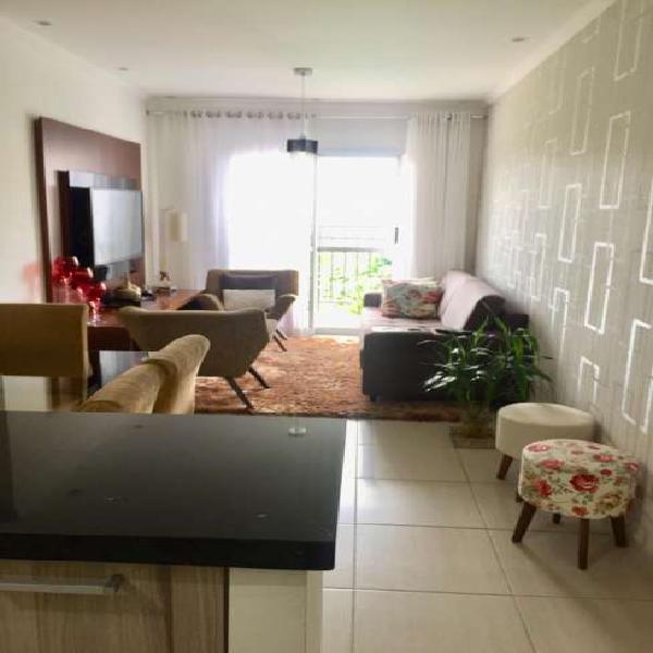 Apartamento com 3 Quartos à Venda, 79 m² por R$ 350.000