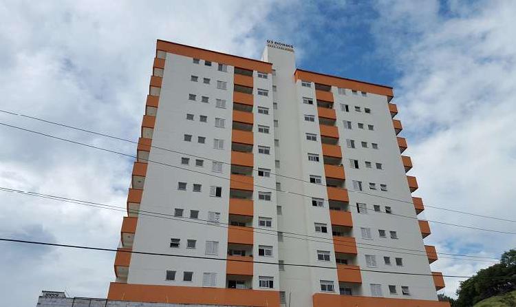 Apartamento com 3 Quartos à Venda, 82 m² por R$ 275.000