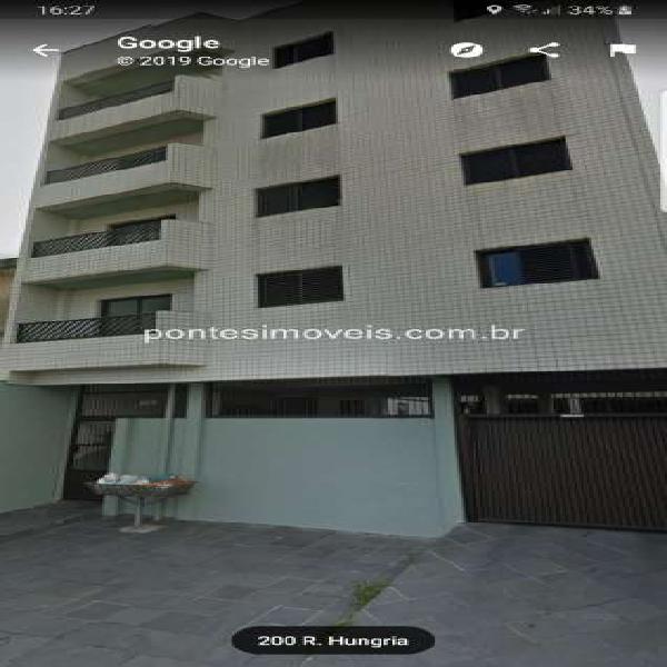 Apartamento com 3 Quartos à Venda, 82 m² por R$ 350.000