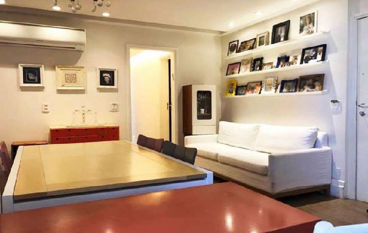 Apartamento com 3 Quartos à Venda, 83 m² por R$ 1.880.000