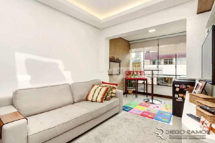 Apartamento com 3 Quartos à Venda, 84 m² por R$ 495.000