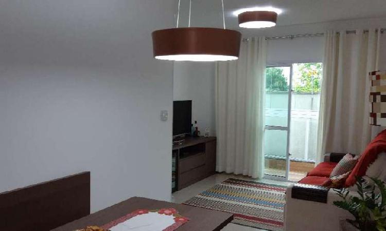 Apartamento com 3 Quartos à Venda, 90 m² por R$ 360.000