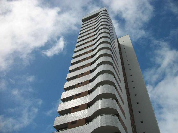 Apartamento com 3 Quartos à Venda, 95 m² por R$ 650.000
