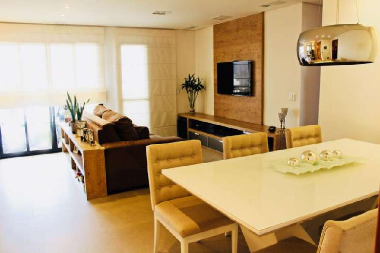 Apartamento com 3 Quartos à Venda, 97 m² por R$ 899.000
