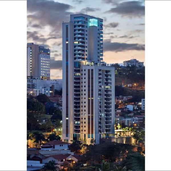 Apartamento com 4 Quartos à Venda, 156 m² por R$ 1.700.000