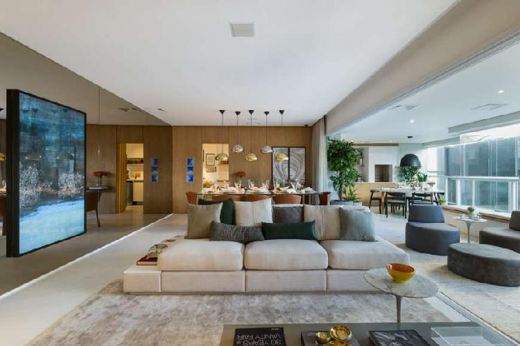 Apartamento com 4 Quartos à Venda, 189 m² por R$ 1.780.000