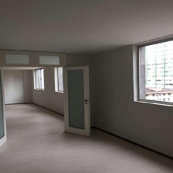 Apartamento com 4 Quartos à Venda, 190 m² por R$ 825.400