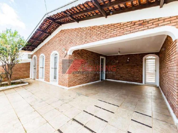 Casa com 3 Quartos à Venda, 223 m² por R$ 549.000 COD.