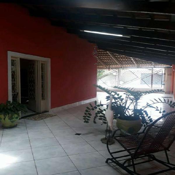 Casa com 3 Quartos à Venda, 300 m² por R$ 365.000 COD.