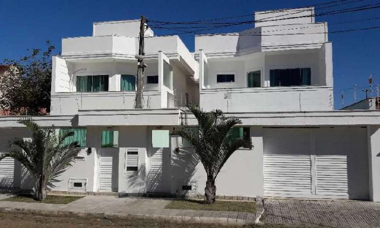 Casa com 4 Quartos à Venda, 145 m² por R$ 500.000 COD.