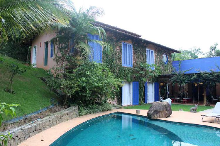 Casa com 4 Quartos à Venda, 380 m² por R$ 2.000.000 COD.