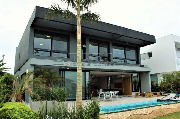 Casa de Condomínio com 5 Quartos à Venda, 354 m² por R$
