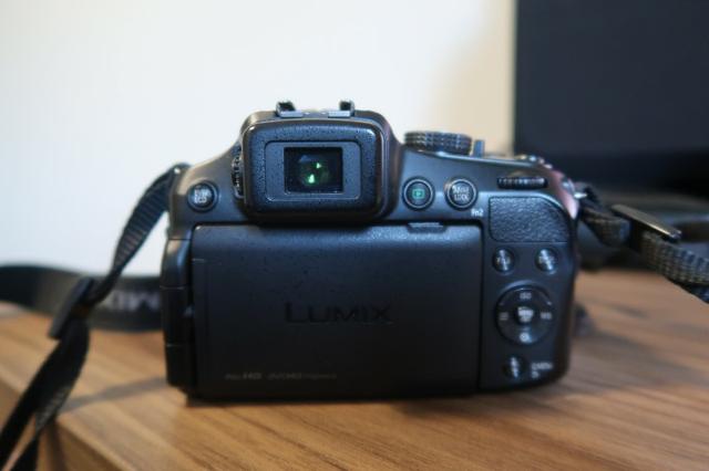Câmera Panasonic Lumix Dmc-fx Zoom F2.8 Toda