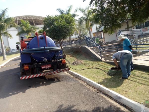 Desentupidora e auto fossa Central