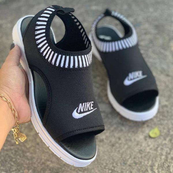 Sandália Nike
