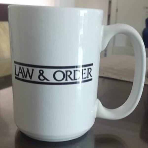 caneca law and order