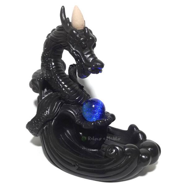 cascata de fumaça dragão chinês com esfera e led
