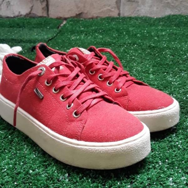 tenis vermelho colcci