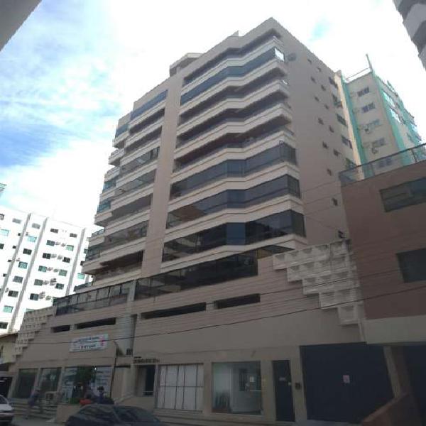 Apartamento com 2 Quartos à Venda, 100 m² por R$ 480.000