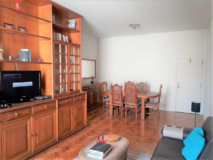 Apartamento com 2 Quartos à Venda, 100 m² por R$ 850.000