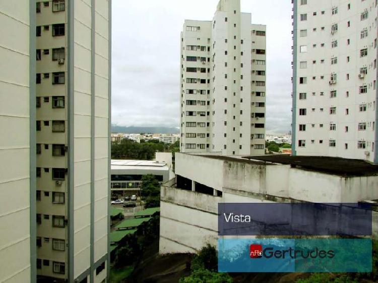 Apartamento com 2 Quartos à Venda, 120 m² por R$ 400.000