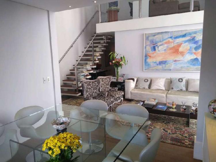 Apartamento com 2 Quartos à Venda, 160 m² por R$ 1.300.000