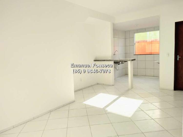 Apartamento com 2 Quartos à Venda, 49 m² por R$ 134.000