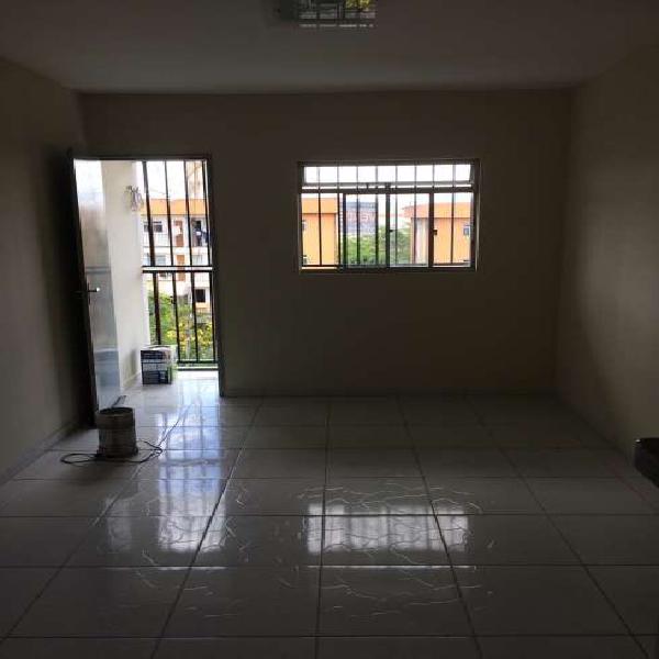 Apartamento com 2 Quartos à Venda, 56 m² por R$ 90.000