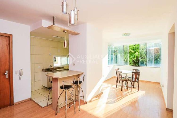 Apartamento com 2 Quartos à Venda, 62 m² por R$ 250.000