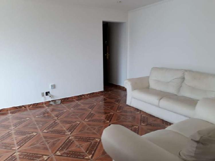 Apartamento com 2 Quartos à Venda, 62 m² por R$ 360.000