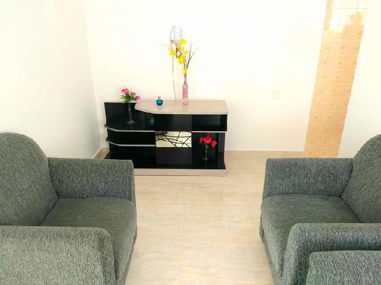 Apartamento com 2 Quartos à Venda, 68 m² por R$ 195.000